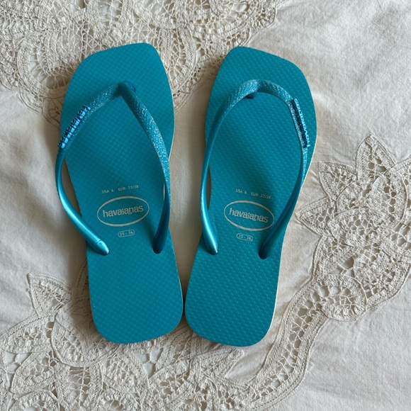 ❤️ Havaianas Square Toe Blue Glitter, Size 6 - Picture 1 of 3